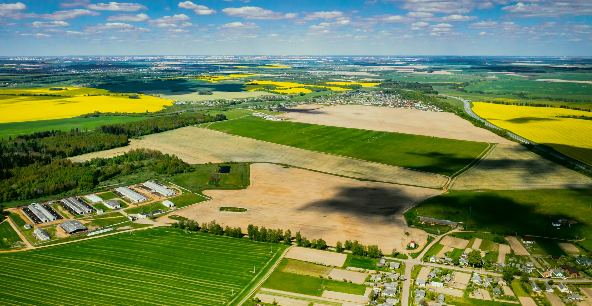 Classification of land according to construction possibilities: it is divided into restricted, unregulated, and regulated areas.
